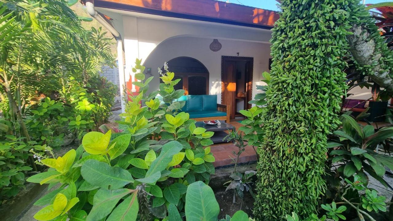 Catra Homestay Beach Apartments Candidasa Esterno foto