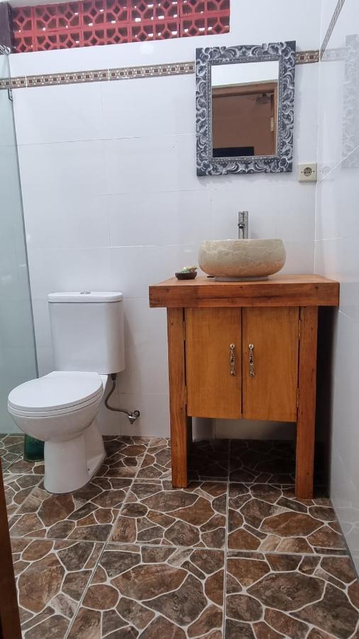 Catra Homestay Beach Apartments Candidasa Esterno foto